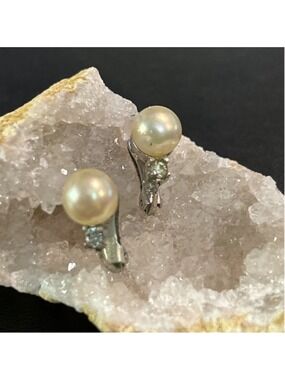 Women's B David Silver & Cream glass Pearl Clip-On Earrings, One Size